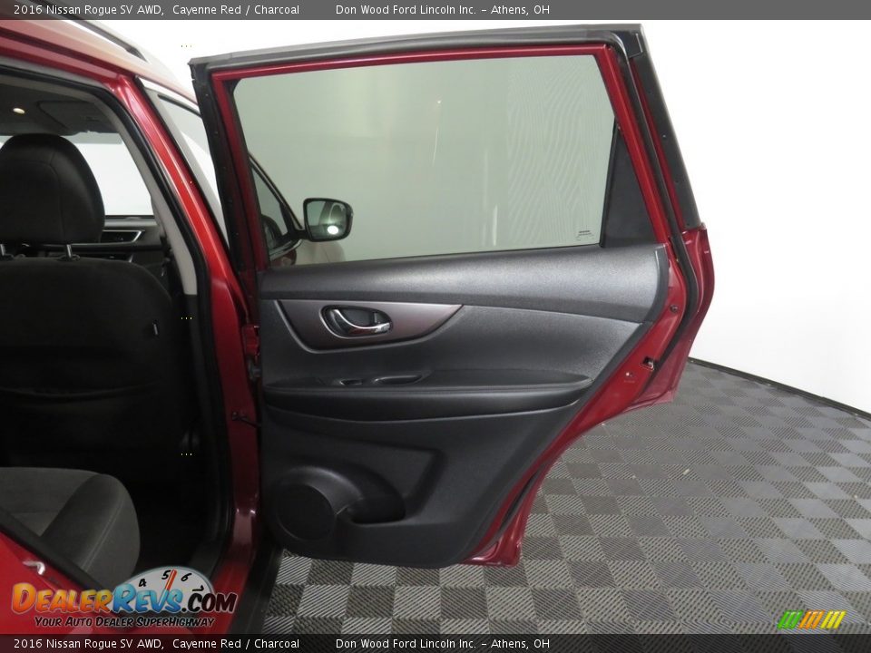 2016 Nissan Rogue SV AWD Cayenne Red / Charcoal Photo #27