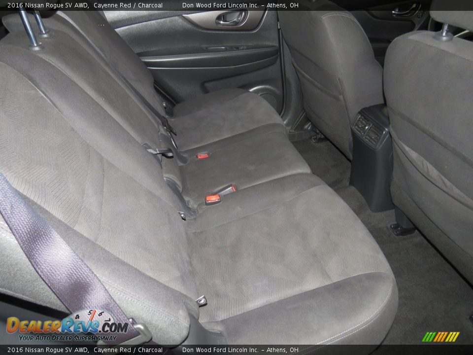 2016 Nissan Rogue SV AWD Cayenne Red / Charcoal Photo #28