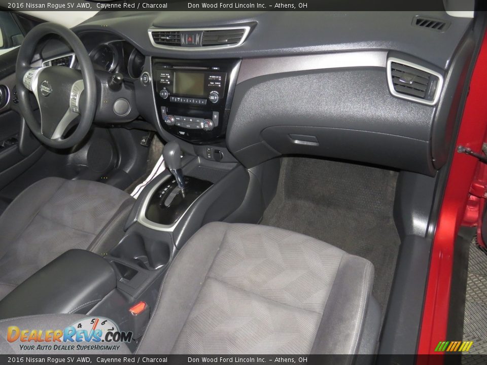 2016 Nissan Rogue SV AWD Cayenne Red / Charcoal Photo #31