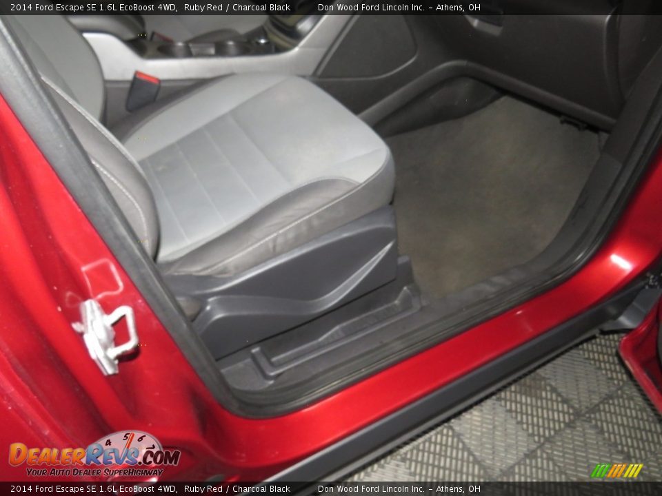 2014 Ford Escape SE 1.6L EcoBoost 4WD Ruby Red / Charcoal Black Photo #31