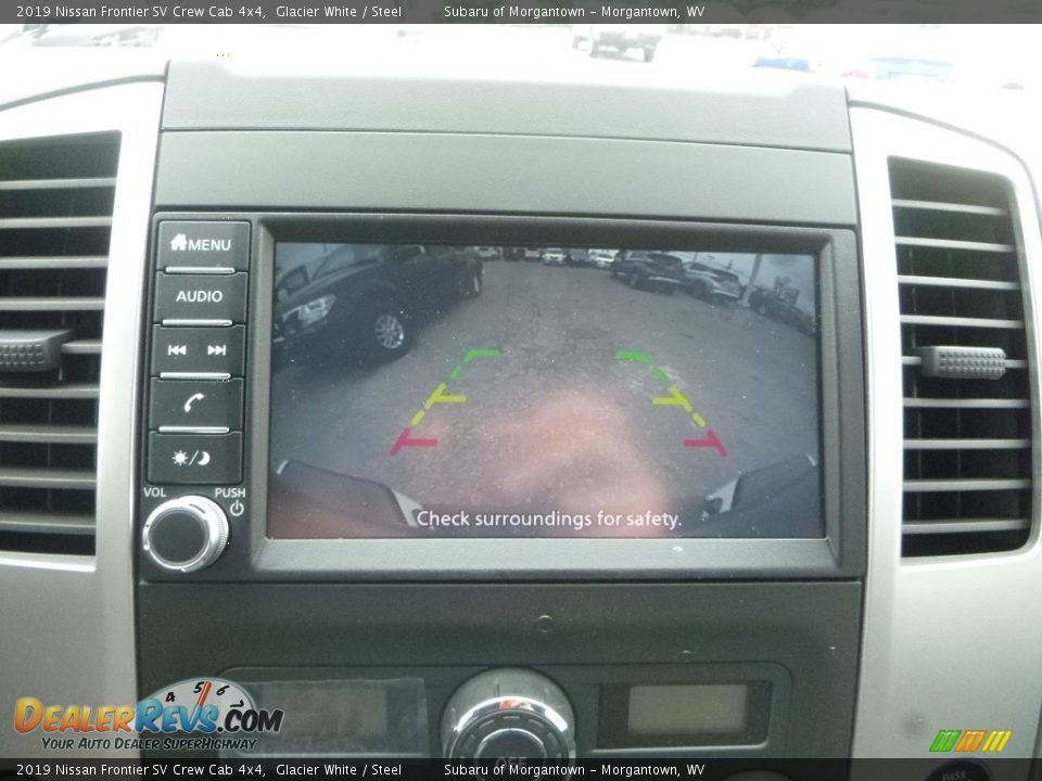 2019 Nissan Frontier SV Crew Cab 4x4 Glacier White / Steel Photo #17