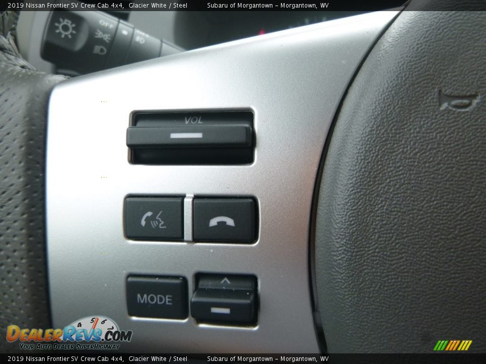 2019 Nissan Frontier SV Crew Cab 4x4 Glacier White / Steel Photo #19