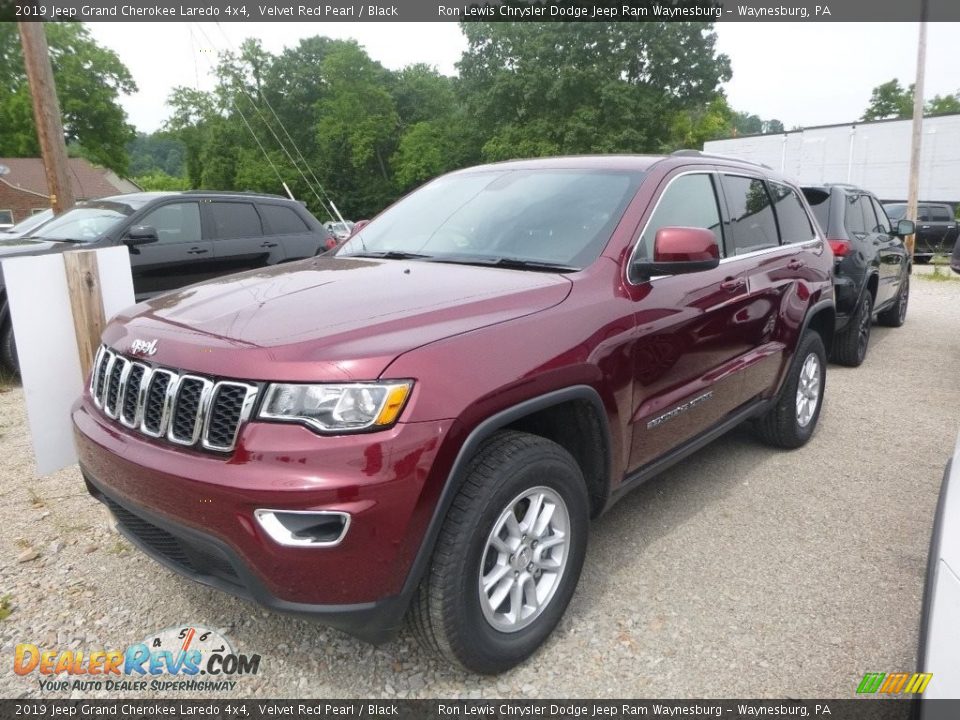 2019 Jeep Grand Cherokee Laredo 4x4 Velvet Red Pearl / Black Photo #1