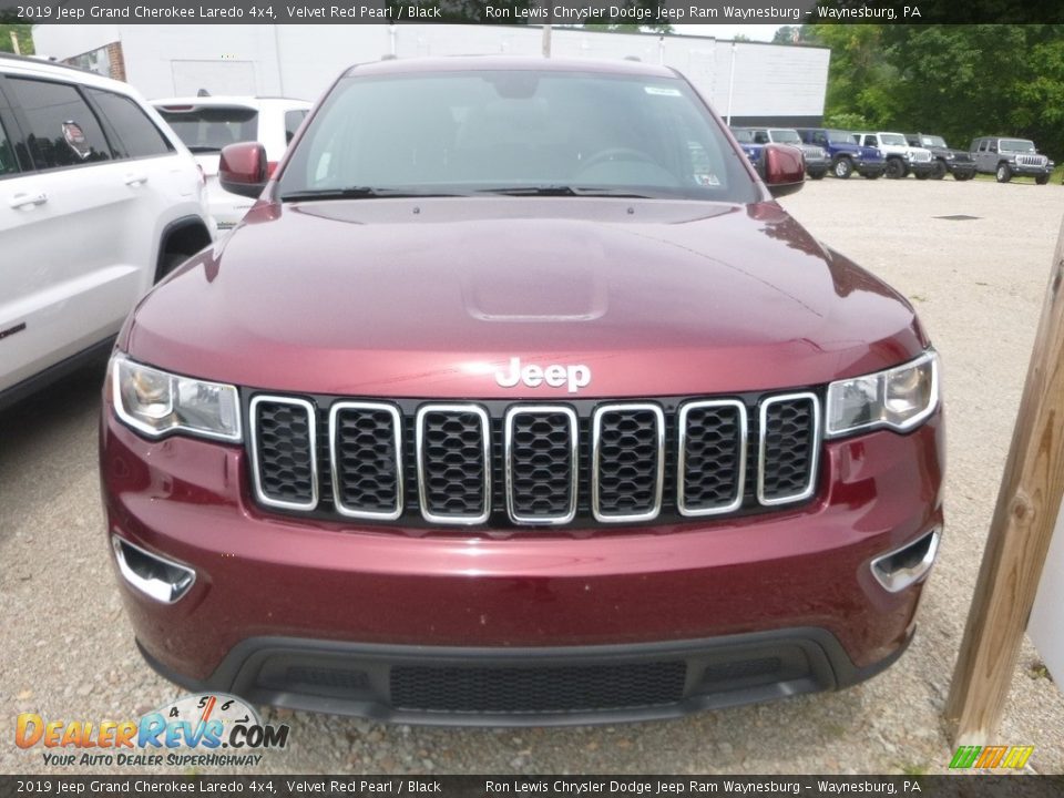 2019 Jeep Grand Cherokee Laredo 4x4 Velvet Red Pearl / Black Photo #3
