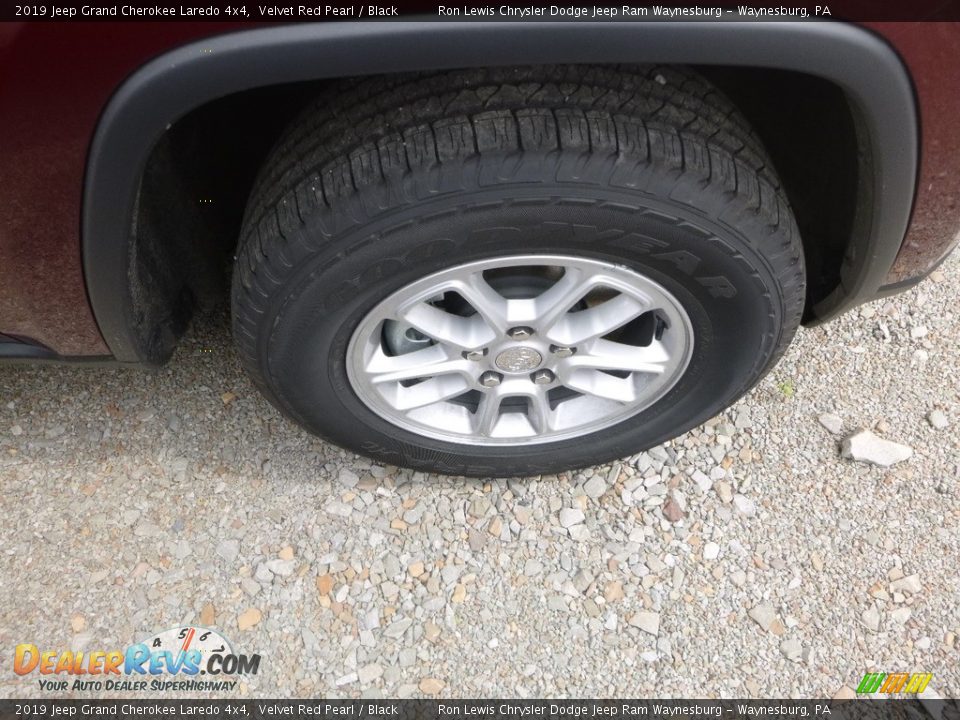 2019 Jeep Grand Cherokee Laredo 4x4 Velvet Red Pearl / Black Photo #4