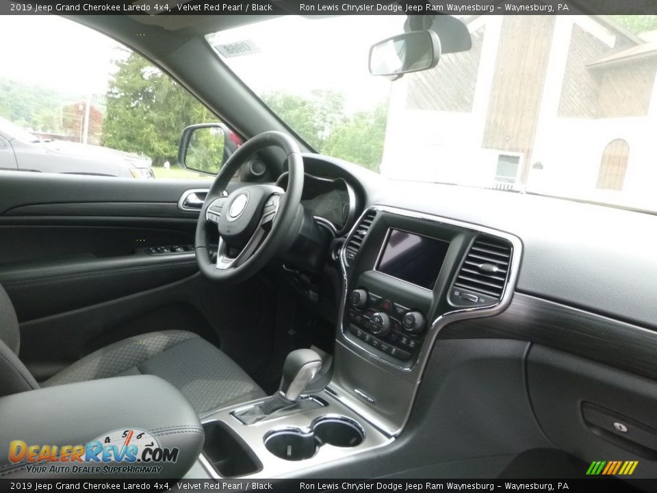 2019 Jeep Grand Cherokee Laredo 4x4 Velvet Red Pearl / Black Photo #6