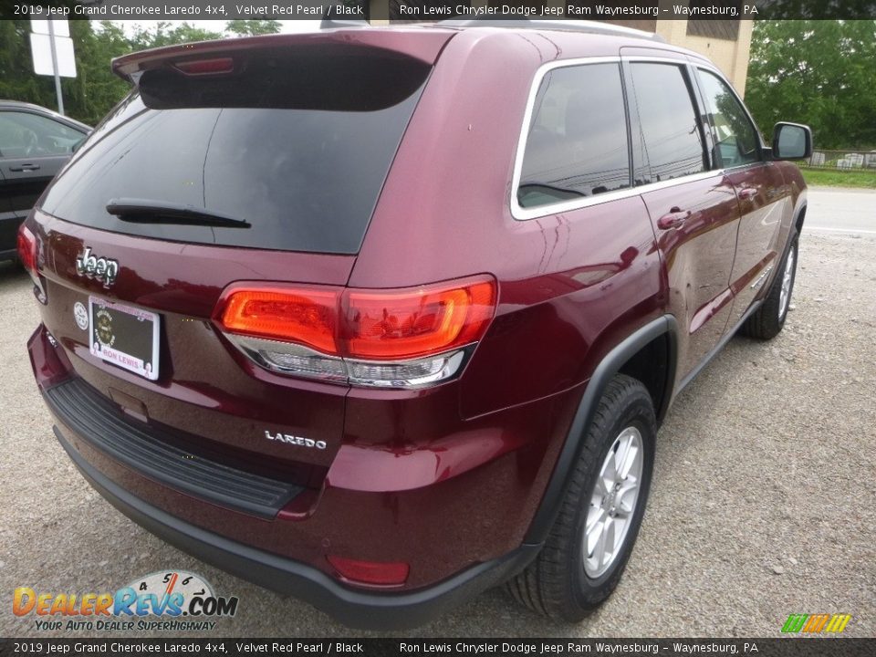 2019 Jeep Grand Cherokee Laredo 4x4 Velvet Red Pearl / Black Photo #8