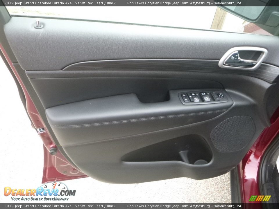 2019 Jeep Grand Cherokee Laredo 4x4 Velvet Red Pearl / Black Photo #10