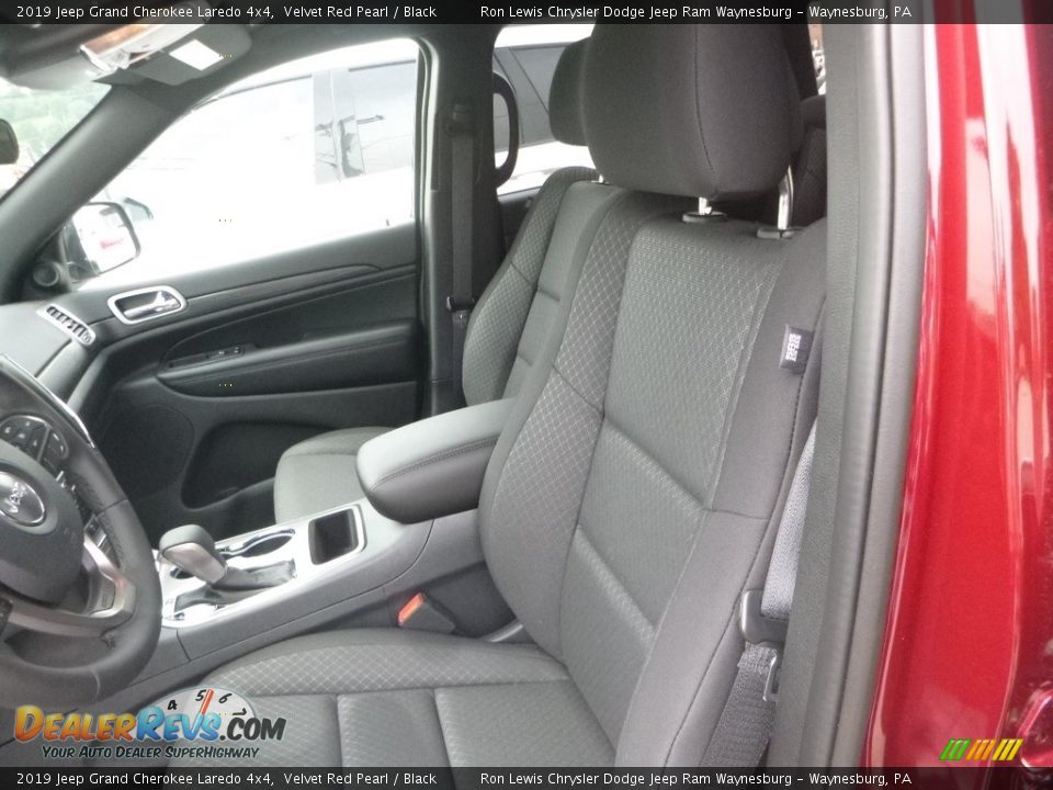 2019 Jeep Grand Cherokee Laredo 4x4 Velvet Red Pearl / Black Photo #12