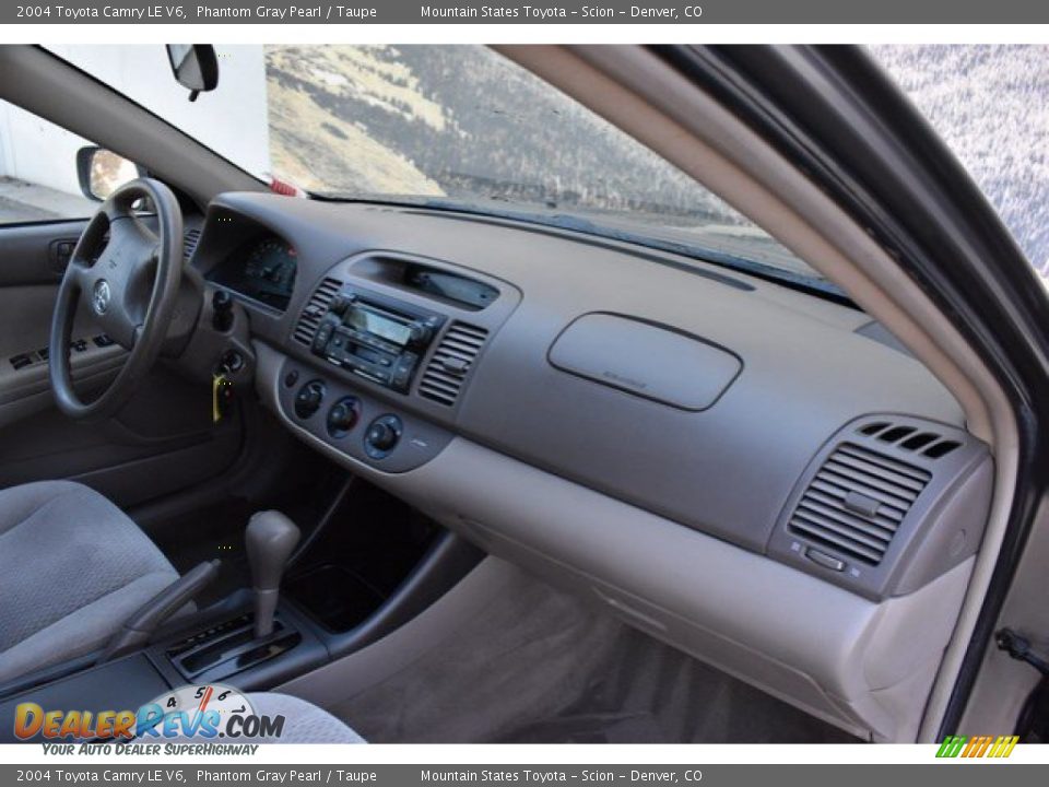 2004 Toyota Camry LE V6 Phantom Gray Pearl / Taupe Photo #17