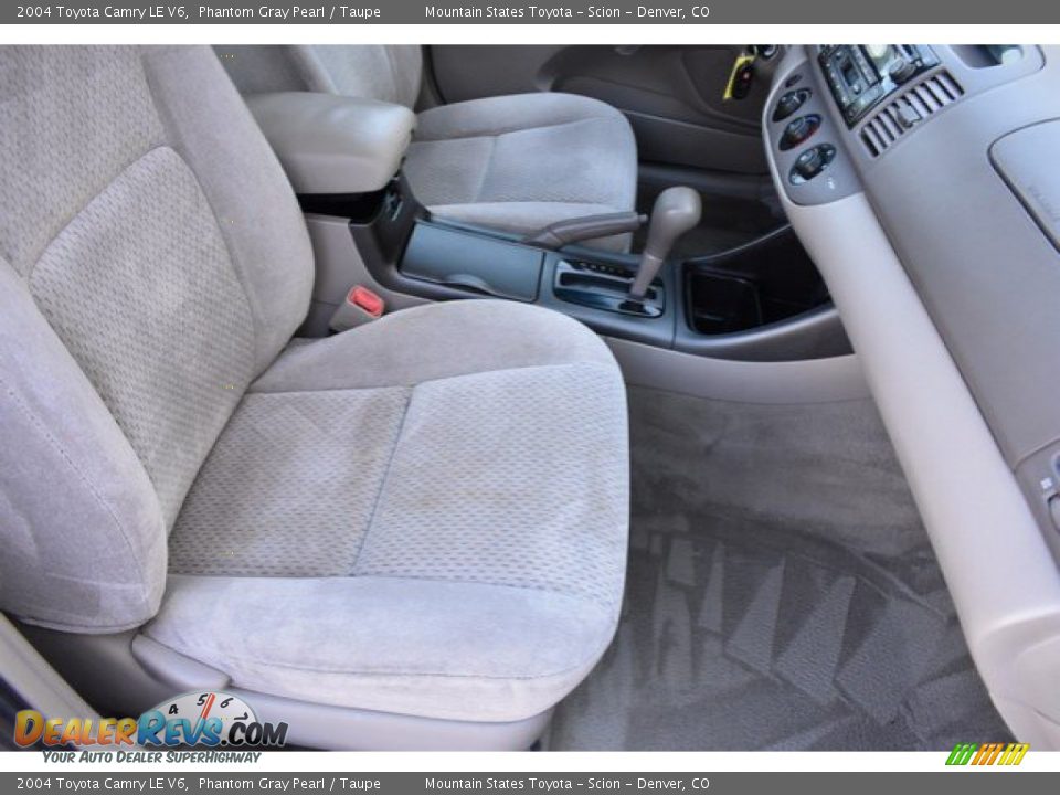 2004 Toyota Camry LE V6 Phantom Gray Pearl / Taupe Photo #18