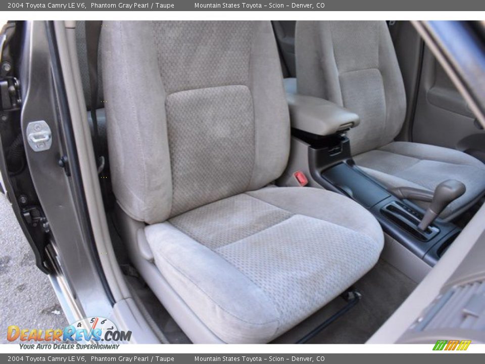 2004 Toyota Camry LE V6 Phantom Gray Pearl / Taupe Photo #19