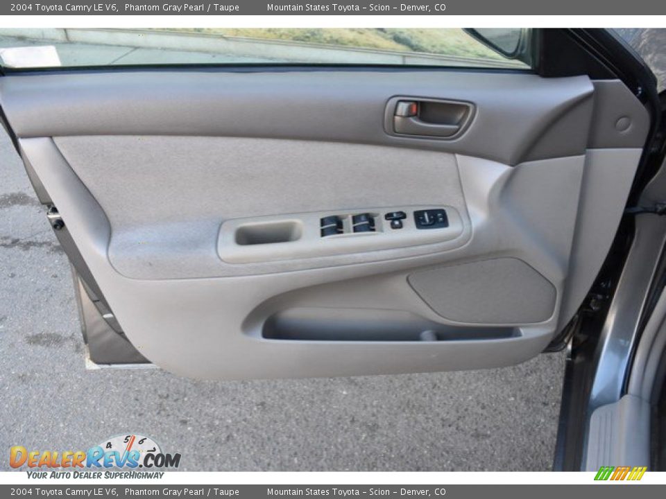 2004 Toyota Camry LE V6 Phantom Gray Pearl / Taupe Photo #25