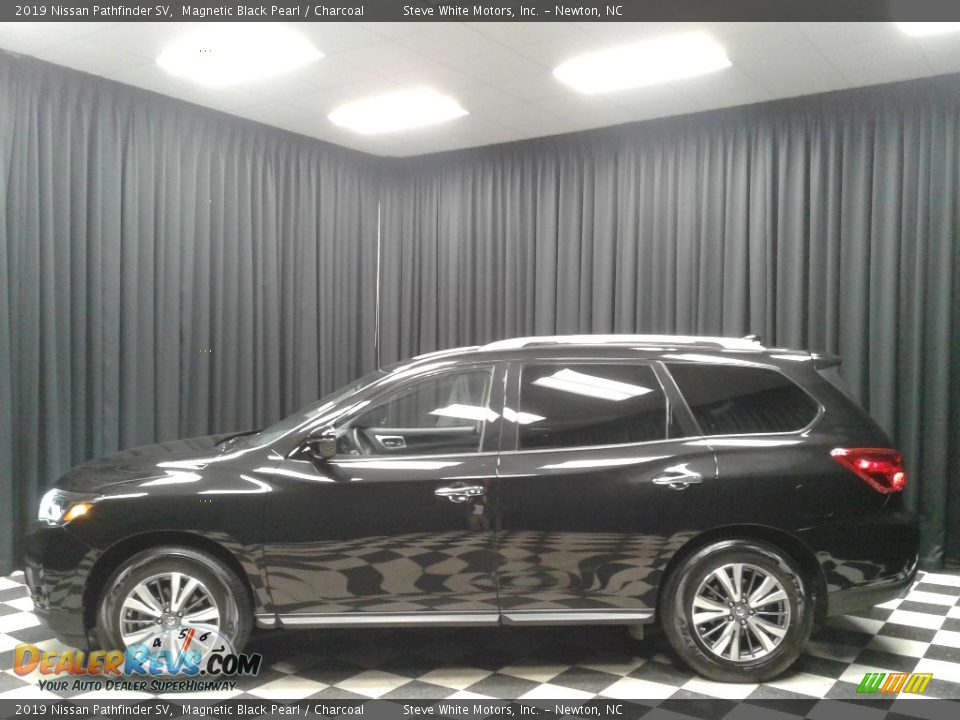 2019 Nissan Pathfinder SV Magnetic Black Pearl / Charcoal Photo #1