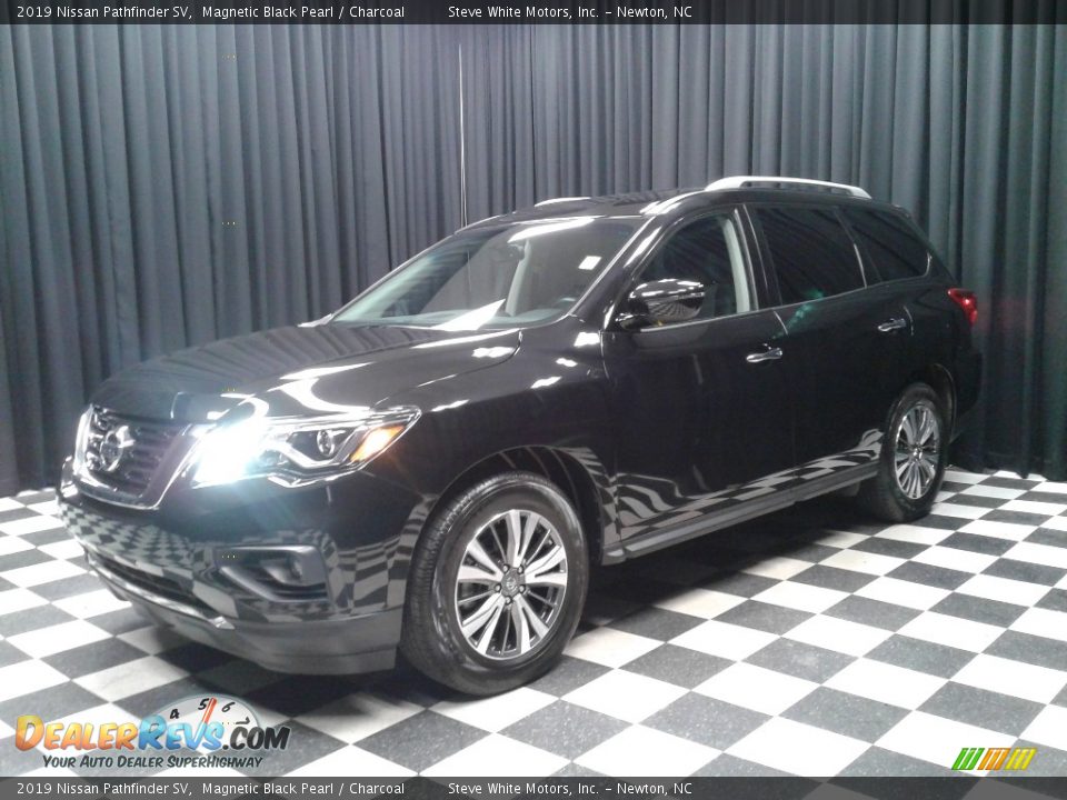 2019 Nissan Pathfinder SV Magnetic Black Pearl / Charcoal Photo #2