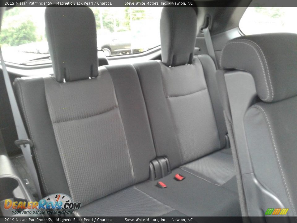 2019 Nissan Pathfinder SV Magnetic Black Pearl / Charcoal Photo #16