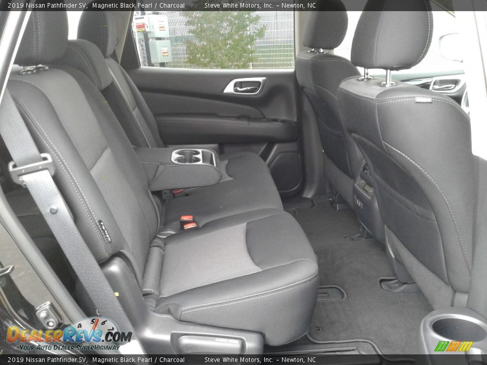 2019 Nissan Pathfinder SV Magnetic Black Pearl / Charcoal Photo #17