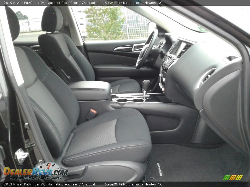 2019 Nissan Pathfinder SV Magnetic Black Pearl / Charcoal Photo #18