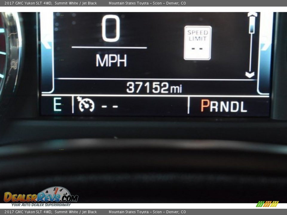 2017 GMC Yukon SLT 4WD Summit White / Jet Black Photo #30