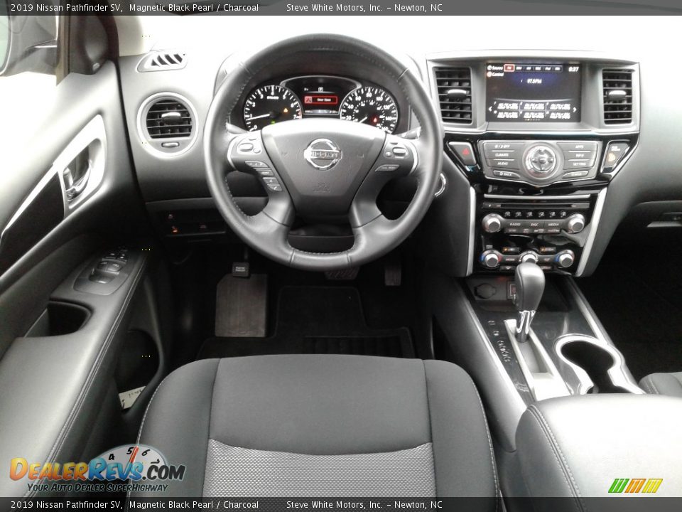 2019 Nissan Pathfinder SV Magnetic Black Pearl / Charcoal Photo #35