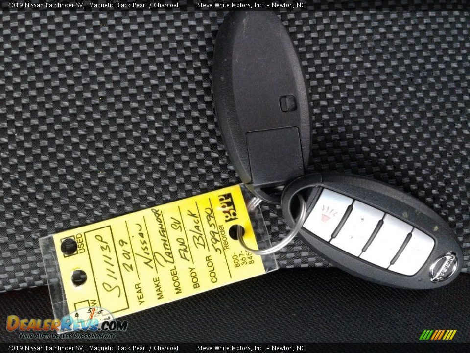 2019 Nissan Pathfinder SV Magnetic Black Pearl / Charcoal Photo #36