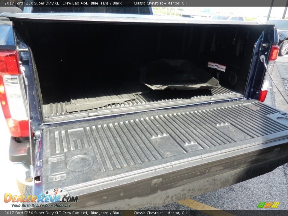 2017 Ford F250 Super Duty XLT Crew Cab 4x4 Blue Jeans / Black Photo #5