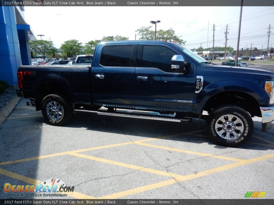 2017 Ford F250 Super Duty XLT Crew Cab 4x4 Blue Jeans / Black Photo #6