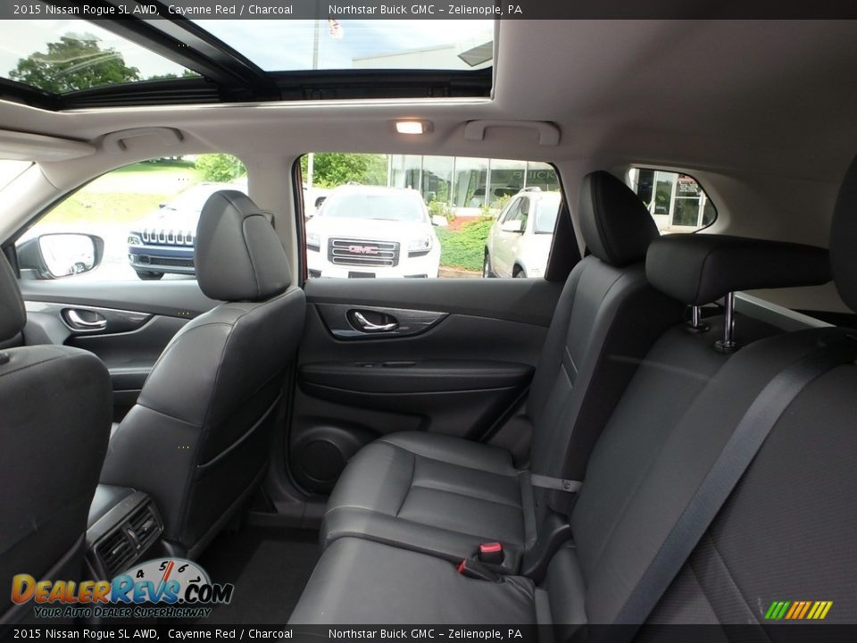2015 Nissan Rogue SL AWD Cayenne Red / Charcoal Photo #16