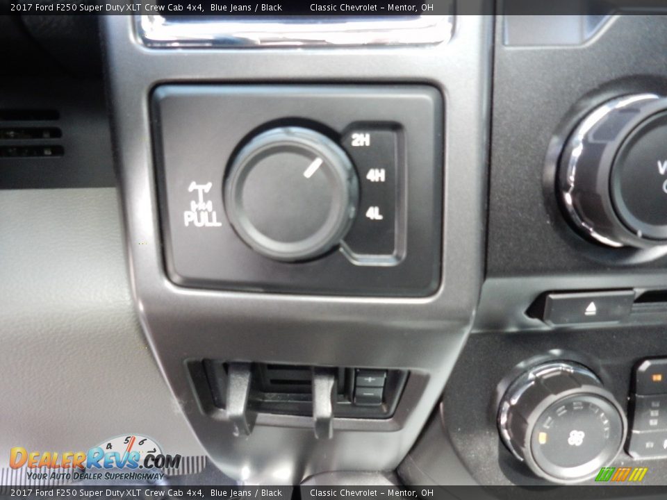 2017 Ford F250 Super Duty XLT Crew Cab 4x4 Blue Jeans / Black Photo #13