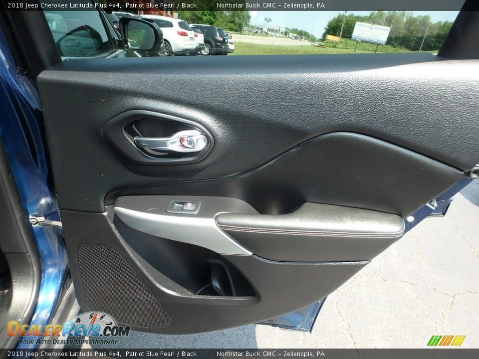 2018 Jeep Cherokee Latitude Plus 4x4 Patriot Blue Pearl / Black Photo #8