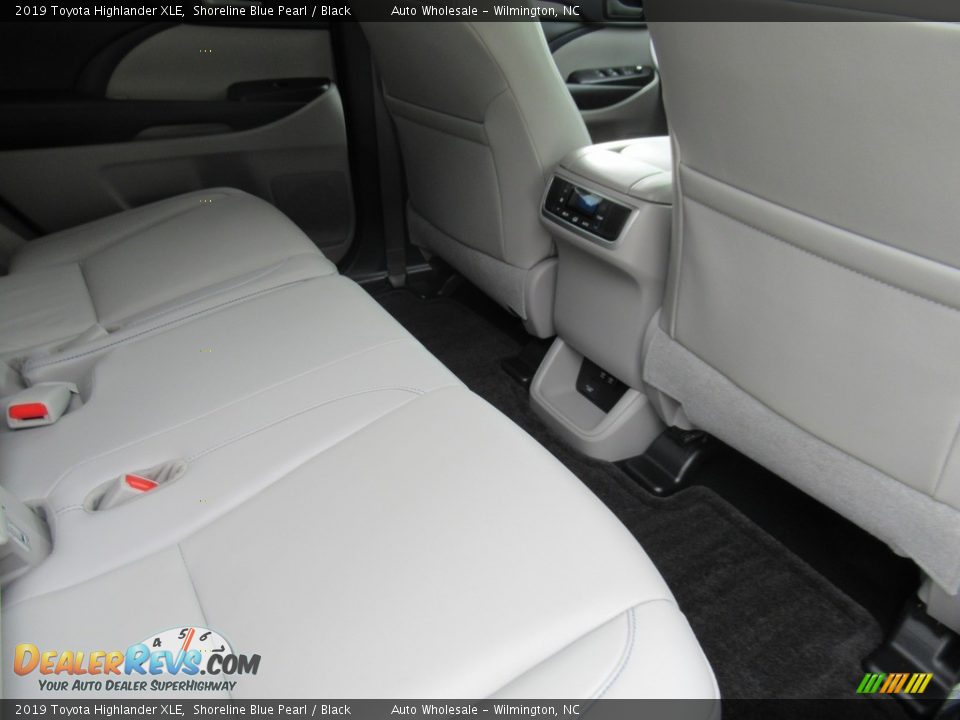 2019 Toyota Highlander XLE Shoreline Blue Pearl / Black Photo #12
