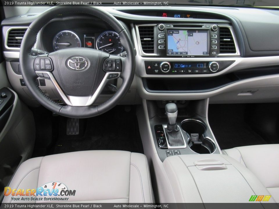 2019 Toyota Highlander XLE Shoreline Blue Pearl / Black Photo #14