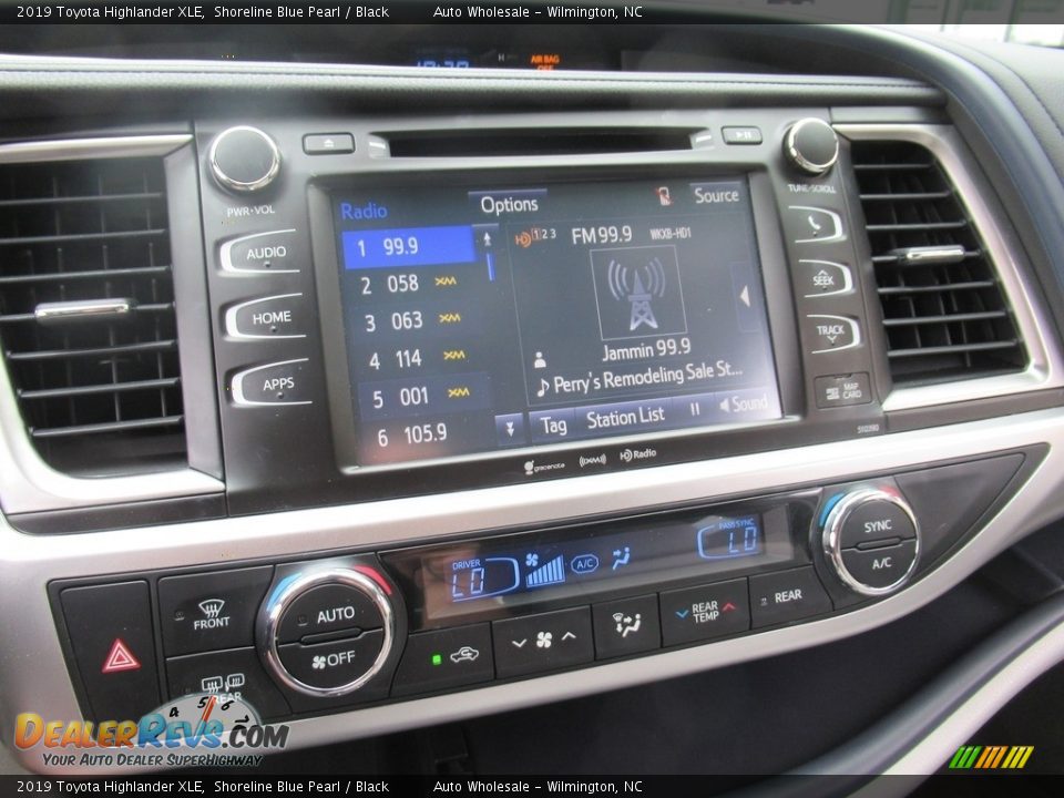 2019 Toyota Highlander XLE Shoreline Blue Pearl / Black Photo #17