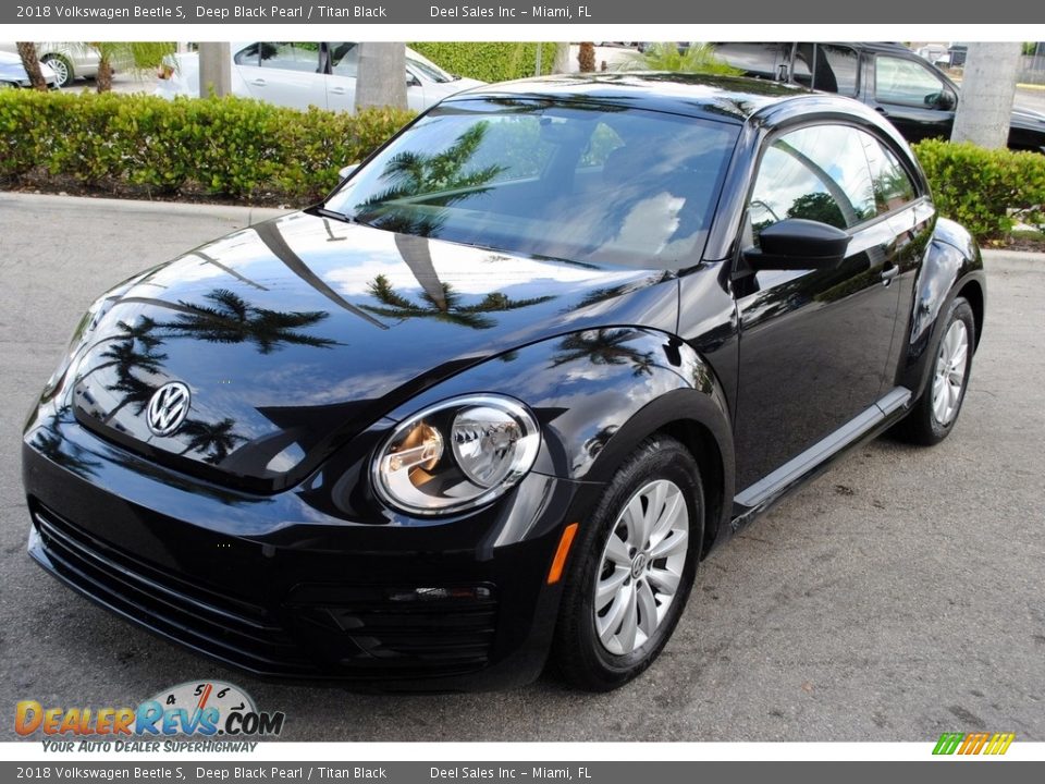 2018 Volkswagen Beetle S Deep Black Pearl / Titan Black Photo #4