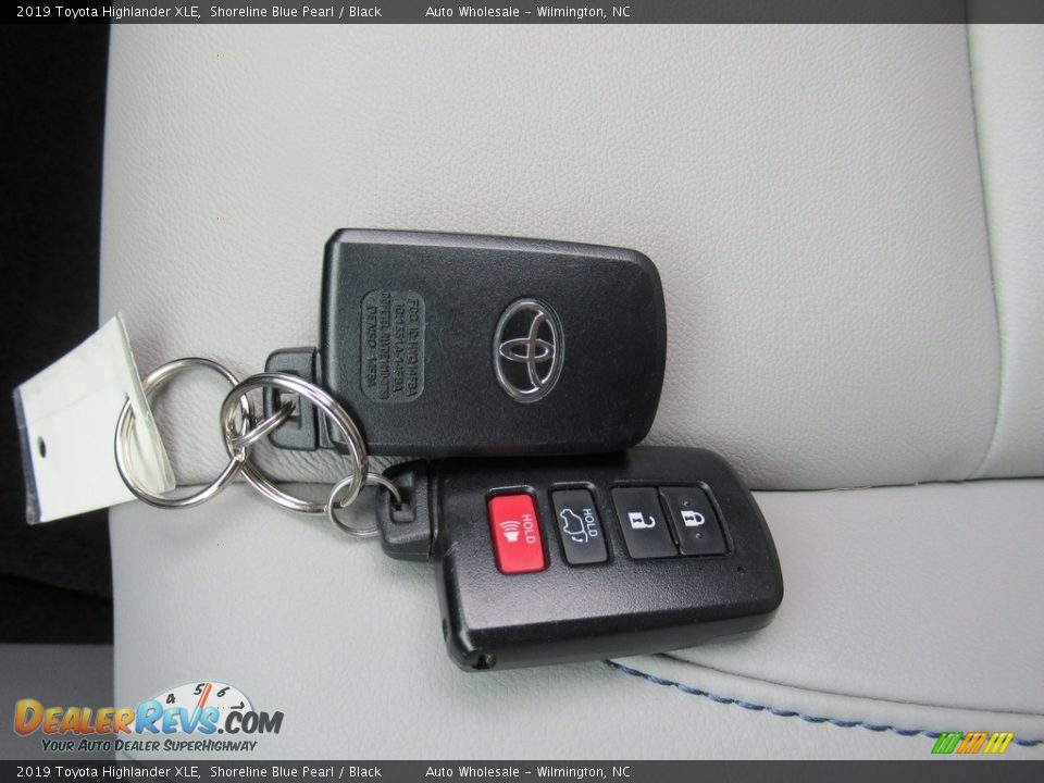 2019 Toyota Highlander XLE Shoreline Blue Pearl / Black Photo #20