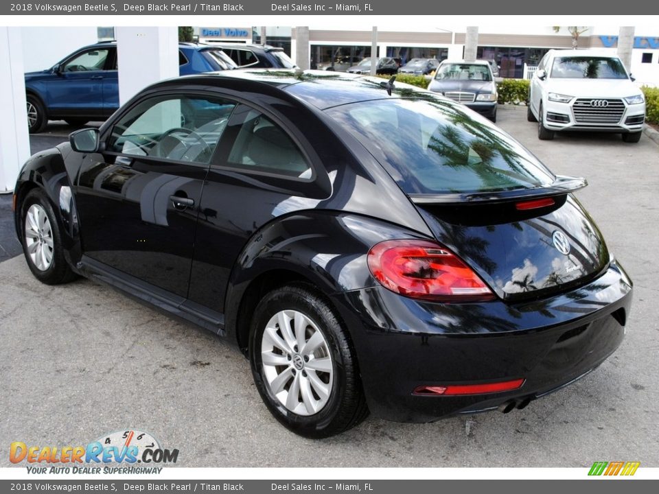 2018 Volkswagen Beetle S Deep Black Pearl / Titan Black Photo #6