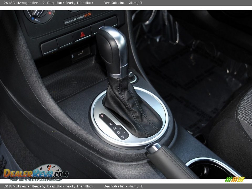 2018 Volkswagen Beetle S Deep Black Pearl / Titan Black Photo #14