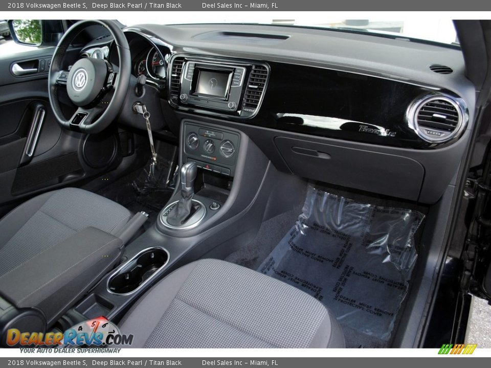 2018 Volkswagen Beetle S Deep Black Pearl / Titan Black Photo #17
