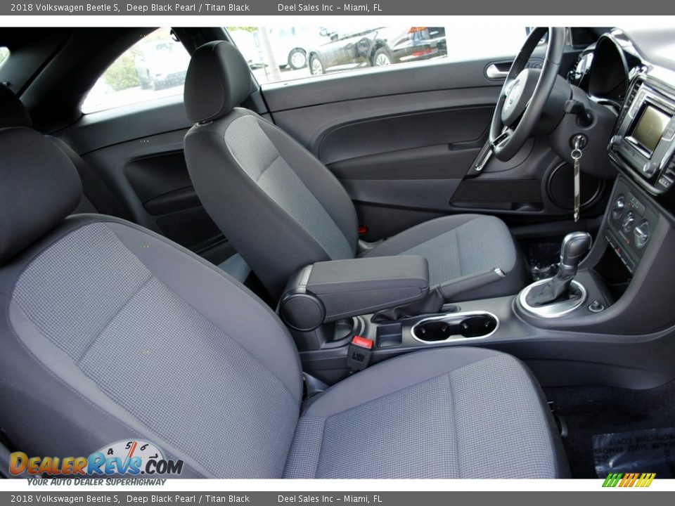 2018 Volkswagen Beetle S Deep Black Pearl / Titan Black Photo #18