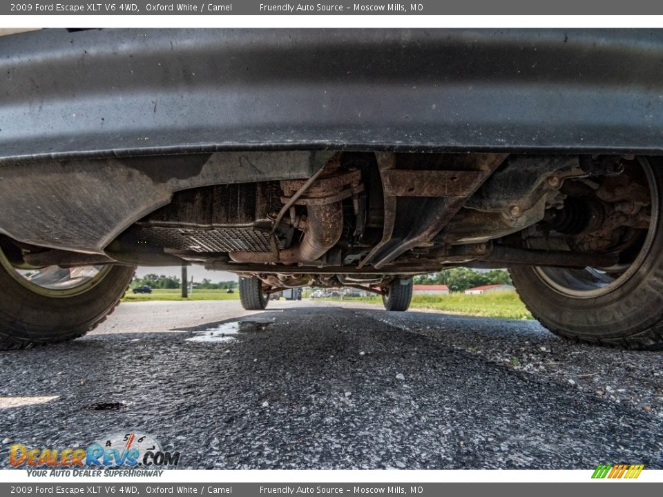2009 Ford Escape XLT V6 4WD Oxford White / Camel Photo #10