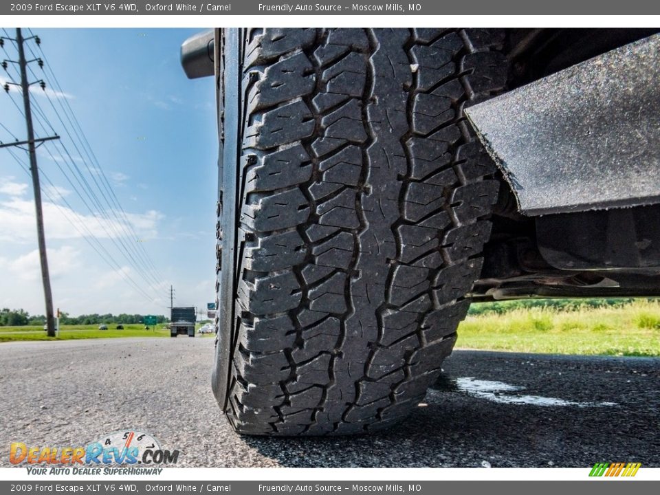 2009 Ford Escape XLT V6 4WD Oxford White / Camel Photo #11