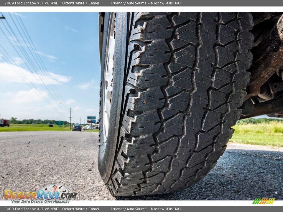 2009 Ford Escape XLT V6 4WD Oxford White / Camel Photo #12