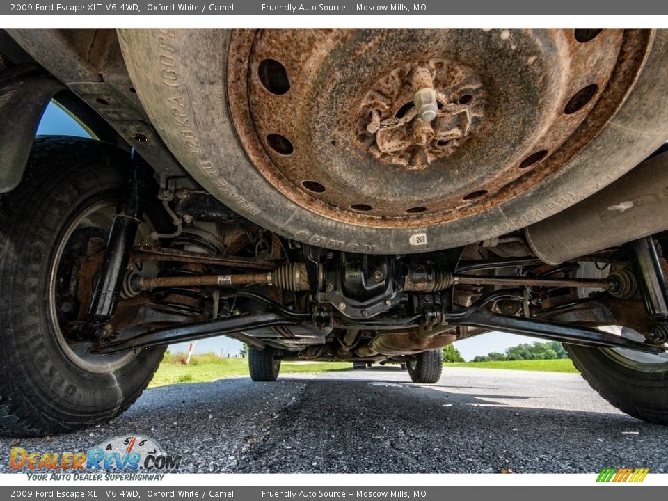 2009 Ford Escape XLT V6 4WD Oxford White / Camel Photo #13