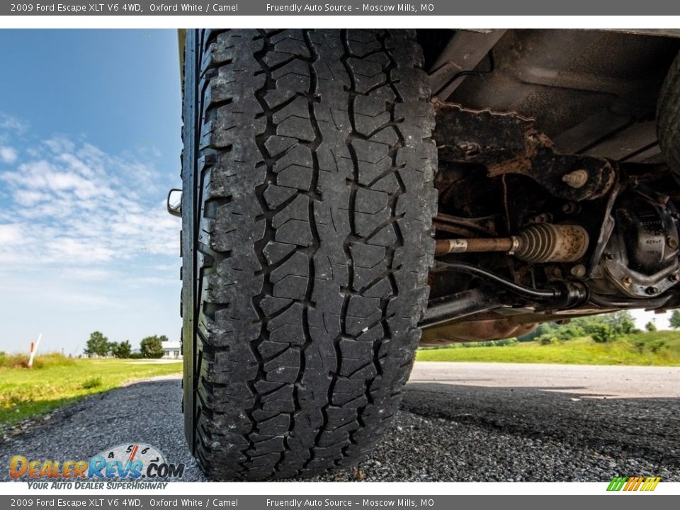 2009 Ford Escape XLT V6 4WD Oxford White / Camel Photo #14