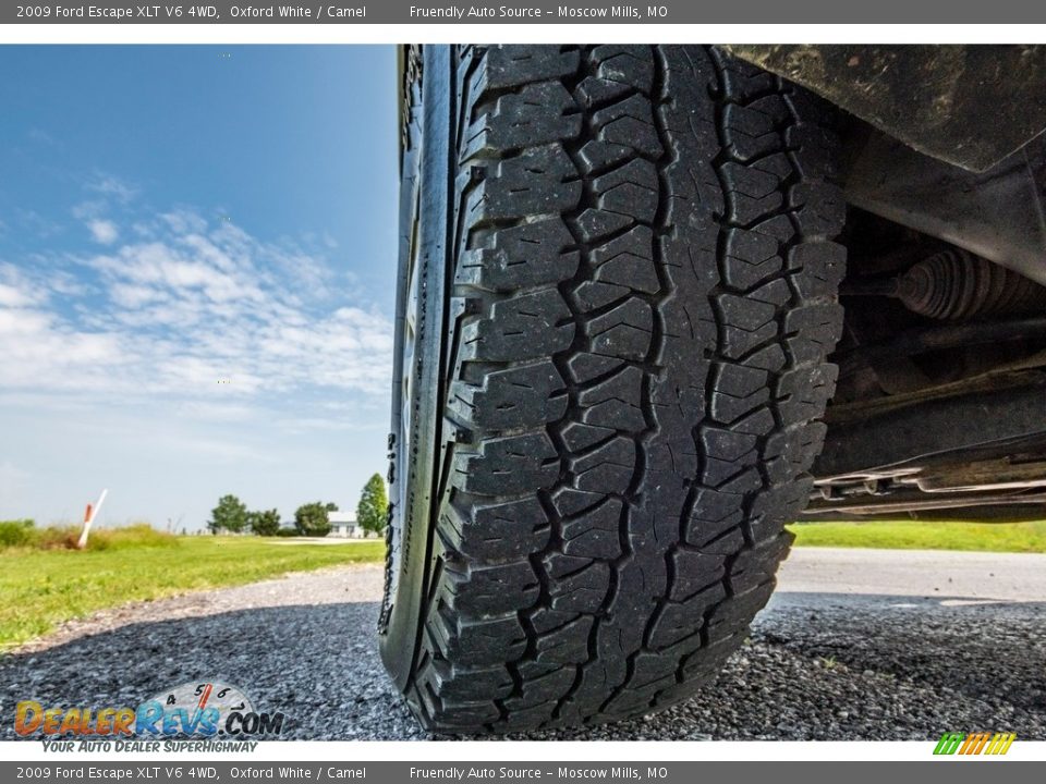 2009 Ford Escape XLT V6 4WD Oxford White / Camel Photo #15