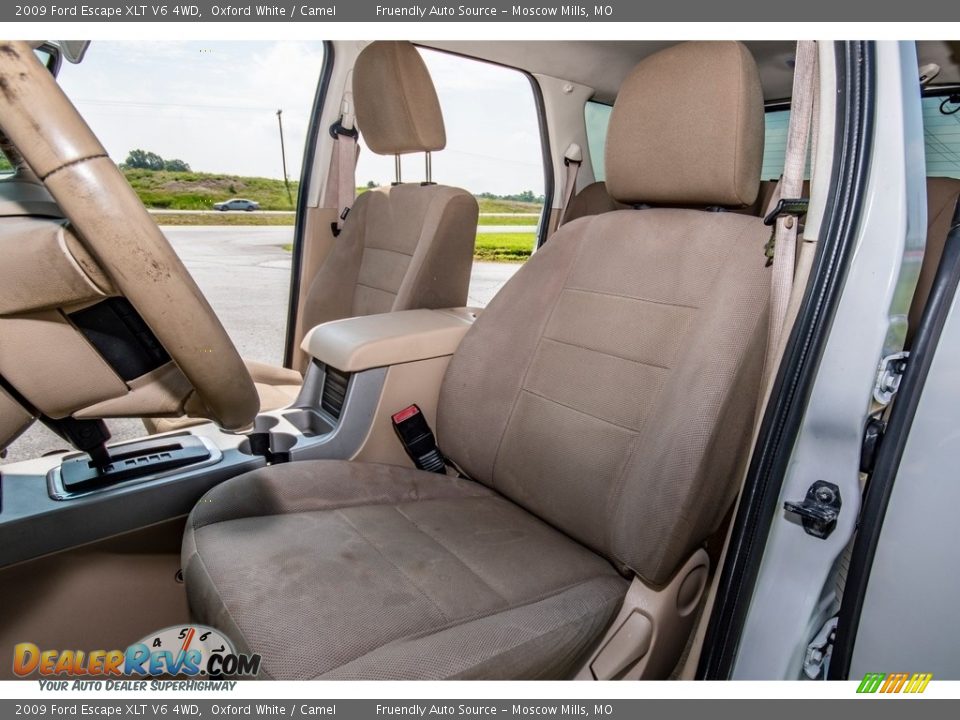 2009 Ford Escape XLT V6 4WD Oxford White / Camel Photo #18