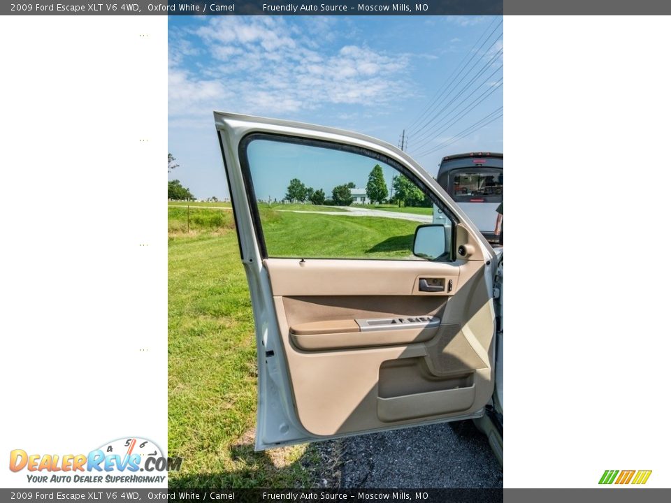 2009 Ford Escape XLT V6 4WD Oxford White / Camel Photo #21