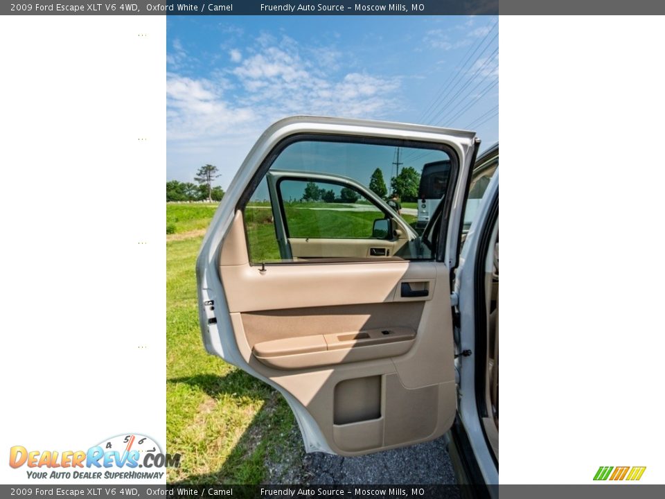 2009 Ford Escape XLT V6 4WD Oxford White / Camel Photo #22