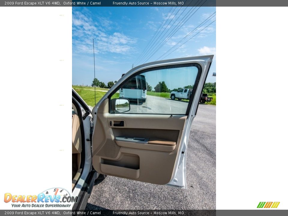 2009 Ford Escape XLT V6 4WD Oxford White / Camel Photo #26