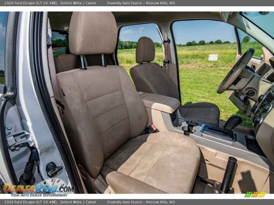 2009 Ford Escape XLT V6 4WD Oxford White / Camel Photo #27